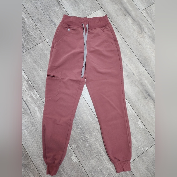 Figs - Picture 1 of 1